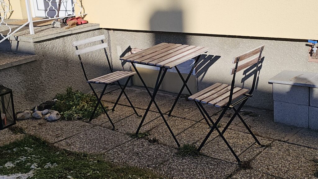 Eingangsbereich Tisch