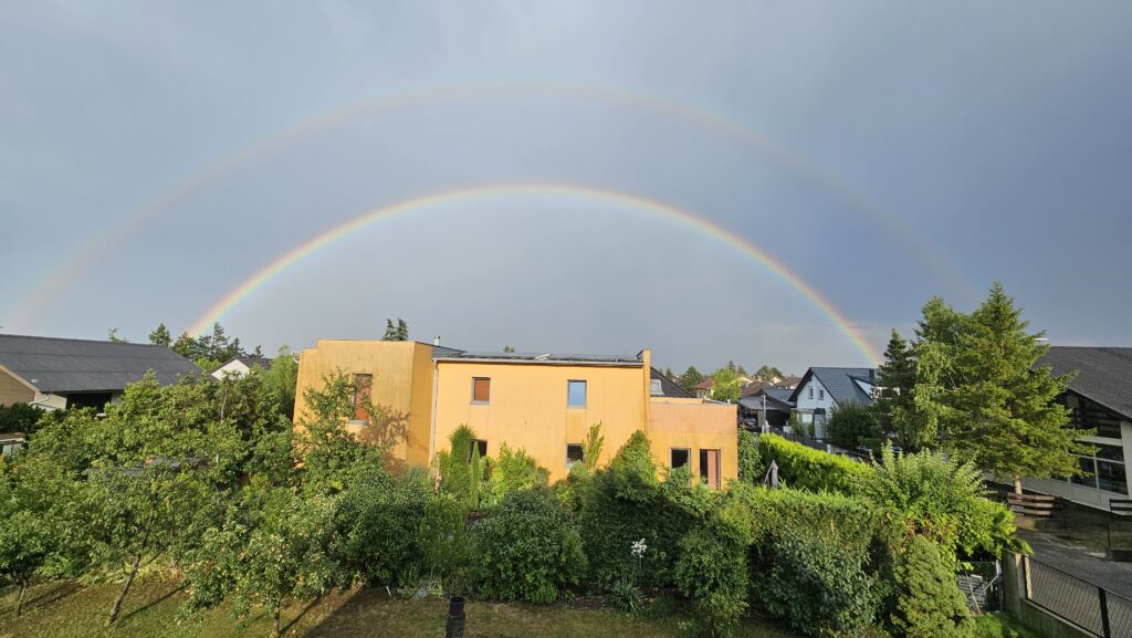Regenbogen-Aussicht OG