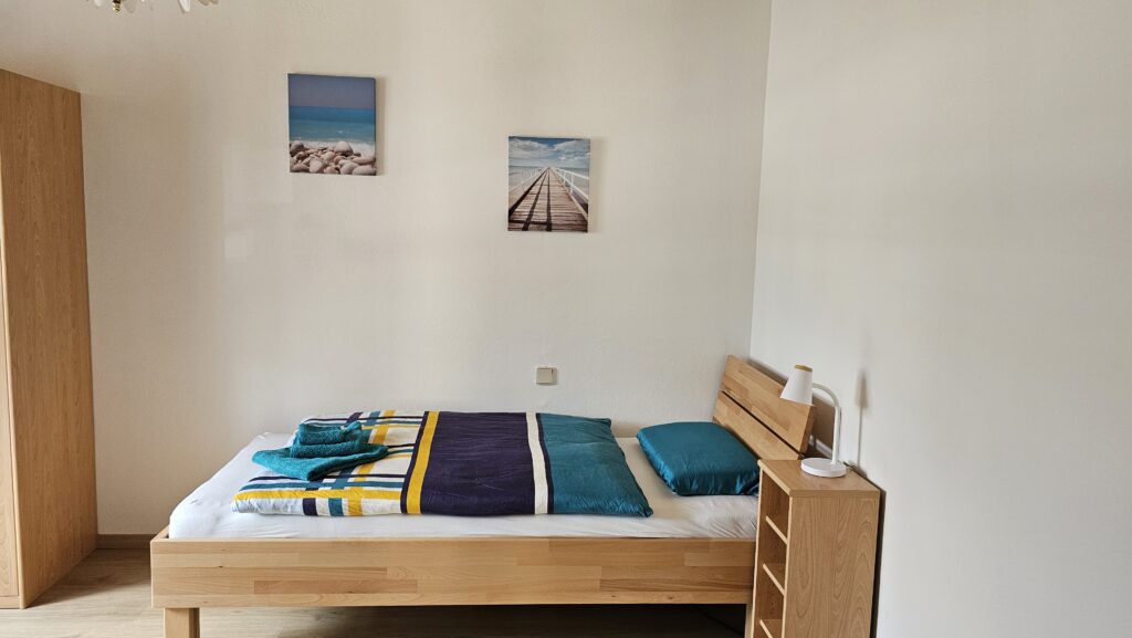 OG Arbeitsplatz mit Einzelbett