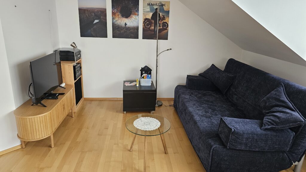 OG Sofa mit TV & Music